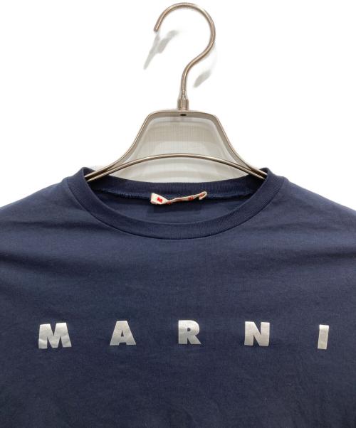 MARNI（マルニ）MARNI (マルニ) クロップド丈ロゴプリントＴシャツ ネイビー サイズ:表記なしの古着・服飾アイテム