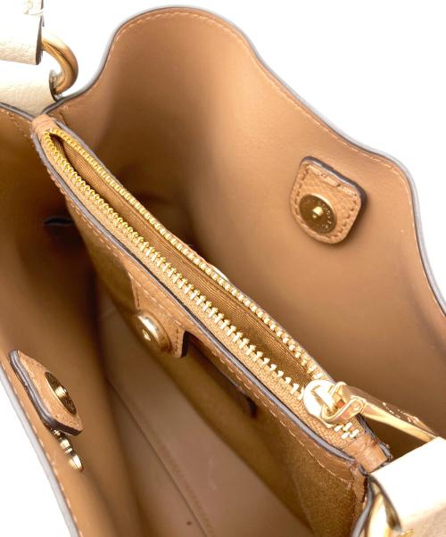 COACH（コーチ）COACH (コーチ) タウンバケット2wayショルダーバック アイボリーの古着・服飾アイテム