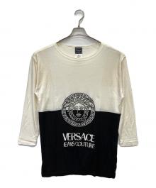 VERSACE JEANS COUTURE（ヴェルサーチ ジーンズクチュール）の古着「メデューサロゴレーヨンカットソー」｜ホワイト×ブラック