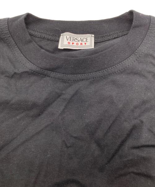 VERSACE Sport（ヴェルサーチ スポーツ）VERSACE SPORT (ヴェルサーチ スポーツ) ロゴ刺繍Tシャツ ブラック サイズ:52の古着・服飾アイテム
