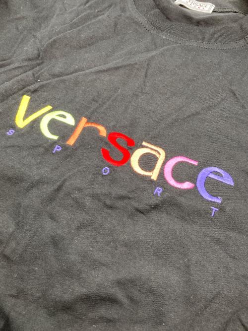 VERSACE Sport（ヴェルサーチ スポーツ）VERSACE SPORT (ヴェルサーチ スポーツ) ロゴ刺繍Tシャツ ブラック サイズ:52の古着・服飾アイテム
