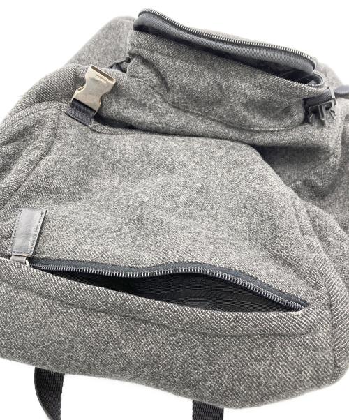 PRADA（プラダ）PRADA (プラダ) ウールリュック グレーの古着・服飾アイテム