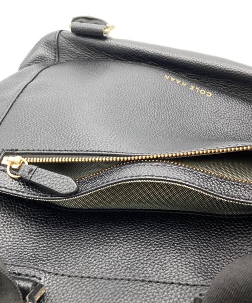 COLE HAAN（コールハーン）COLE HAAN (コールハーン) グランド アンビション スモール コンバーチブル ソリッド バックパック ブラックの古着・服飾アイテム