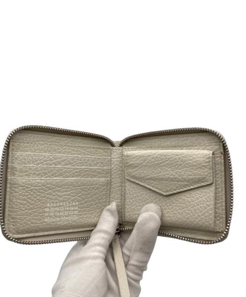 Maison Margiela（メゾンマルジェラ）Maison Margiela (メゾンマルジェラ) ラウンドファスナー2つ折り財布 ホワイトの古着・服飾アイテム