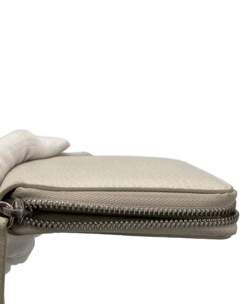 Maison Margiela（メゾンマルジェラ）Maison Margiela (メゾンマルジェラ) ラウンドファスナー2つ折り財布 ホワイトの古着・服飾アイテム