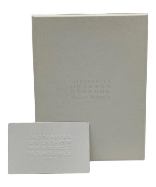 Maison Margiela（メゾンマルジェラ）Maison Margiela (メゾンマルジェラ) ラウンドファスナー2つ折り財布 ホワイトの古着・服飾アイテム