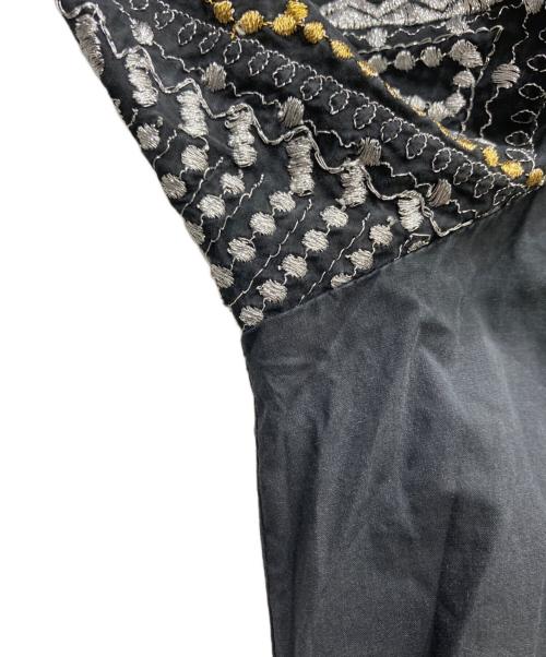 ne quittez pas（ヌキテパ）ne quittez pas (ヌキテパ) 刺繍ワンピース ブラック サイズ:FREEの古着・服飾アイテム