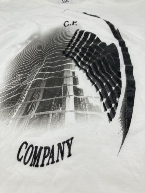 C.P COMPANY（シーピーカンパニー）C.P COMPANY (シーピーカンパニー) プリントTシャツ ホワイト サイズ:Lの古着・服飾アイテム