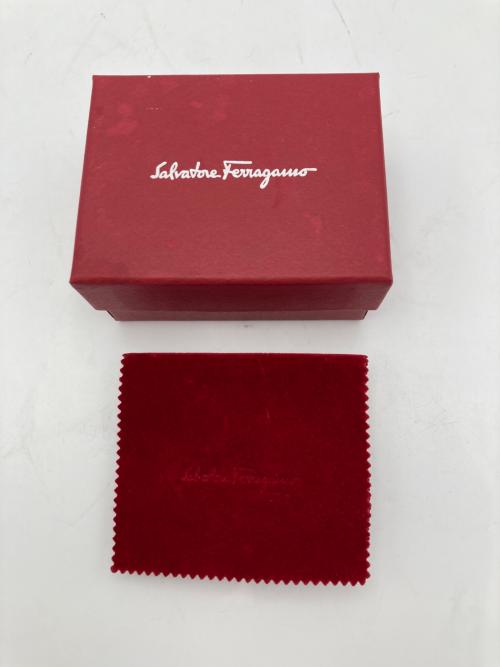 Salvatore Ferragamo（サルヴァトーレ フェラガモ）Salvatore Ferragamo (サルヴァトーレ フェラガモ) ピアス シルバーの古着・服飾アイテム