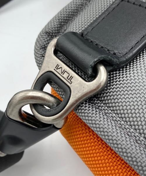 TUMI（トゥミ）TUMI (トゥミ) ALPHA BRAVO MONTEREY SLING オレンジの古着・服飾アイテム