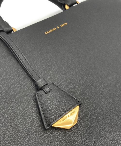 CHARLES & KEITH（チャールズアンドキース）CHARLES & KEITH (チャールズアンドキース) ハンドバッグ ブラックの古着・服飾アイテム