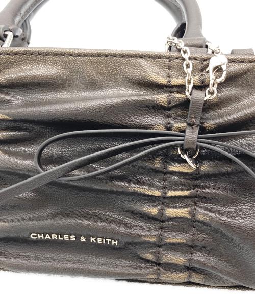 CHARLES & KEITH（チャールズアンドキース）CHARLES & KEITH (チャールズアンドキース) Kadee ボウリングバッグ ブラウンの古着・服飾アイテム