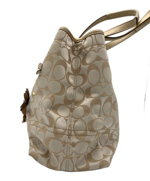 COACH（コーチ）COACH (コーチ) シグネチャー フローラルアップリケ トートバッグ ベージュの古着・服飾アイテム
