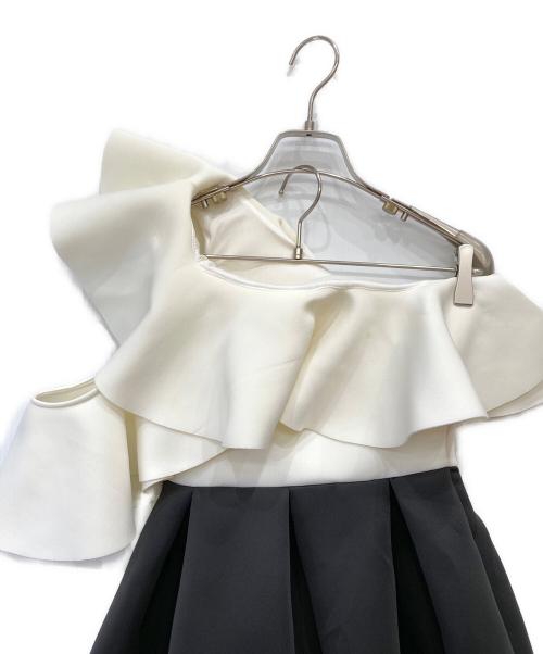 asos（エイソス）asos (エイソス) バイカラーワンショルダーワンピース ホワイト×ブラック サイズ:Sの古着・服飾アイテム
