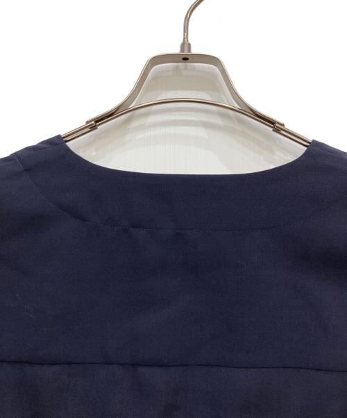 SHIPS Primary navy label（シップス プライマリー ネイビー レーベル）SHIPS Primary Navy Label (シップス プライマリー ネイビー レーベル) 梳毛 Vネック ワンピース ネイビー サイズ:FREEの古着・服飾アイテム