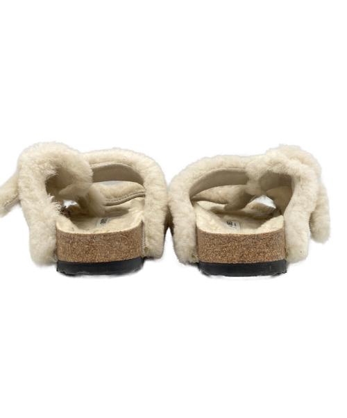 BIRKENSTOCK（ビルケンシュトック）BIRKENSTOCK (ビルケンシュトック) アリゾナ ビッグバックルテディ アイボリー サイズ:23cmの古着・服飾アイテム