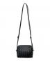 BOTTEGA VENETA (ボッテガベネタ) イントレチャート  ミニループ カメラバック ブラック：110000円