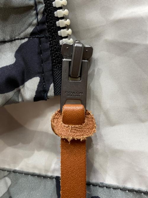 COACH（コーチ）COACH (コーチ) 迷彩ジャケット グレー サイズ:Sの古着・服飾アイテム