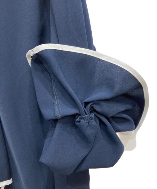 JUSGLITTY（ジャスグリッティー）JUSGLITTY (ジャスグリッティー) パイピングボウタイブラウス ネイビー サイズ:2の古着・服飾アイテム