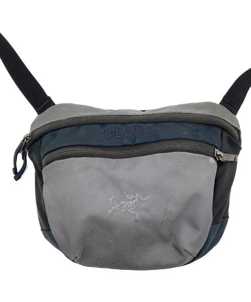 ARC'TERYX（アークテリクス）ARC'TERYX (アークテリクス) BEAMS (ビームス) マカ2.2ショルダーバッグ グレーの古着・服飾アイテム