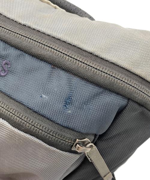 ARC'TERYX（アークテリクス）ARC'TERYX (アークテリクス) BEAMS (ビームス) マカ2.2ショルダーバッグ グレーの古着・服飾アイテム