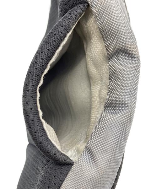 ARC'TERYX（アークテリクス）ARC'TERYX (アークテリクス) BEAMS (ビームス) マカ2.2ショルダーバッグ グレーの古着・服飾アイテム