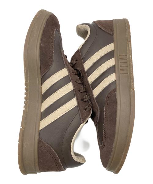 adidas（アディダス）adidas (アディダス) スニーカー ブラウン サイズ:25cmの古着・服飾アイテム