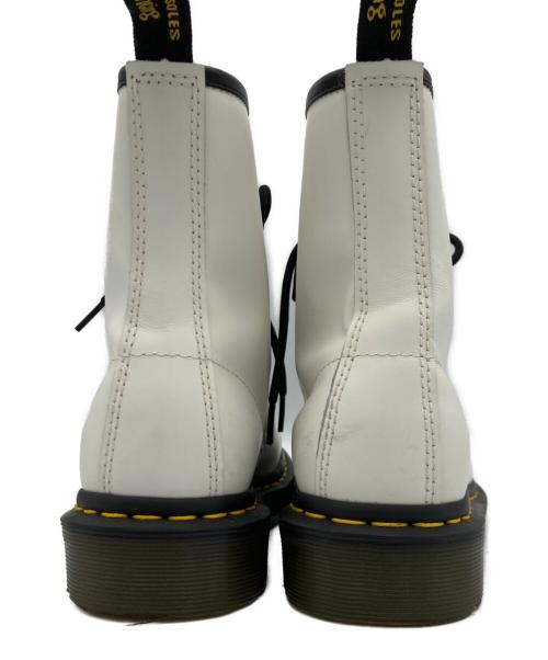 Dr.Martens（ドクターマーチン）Dr.Martens (ドクターマーチン) 8ホールブーツ ホワイト サイズ:23cmの古着・服飾アイテム