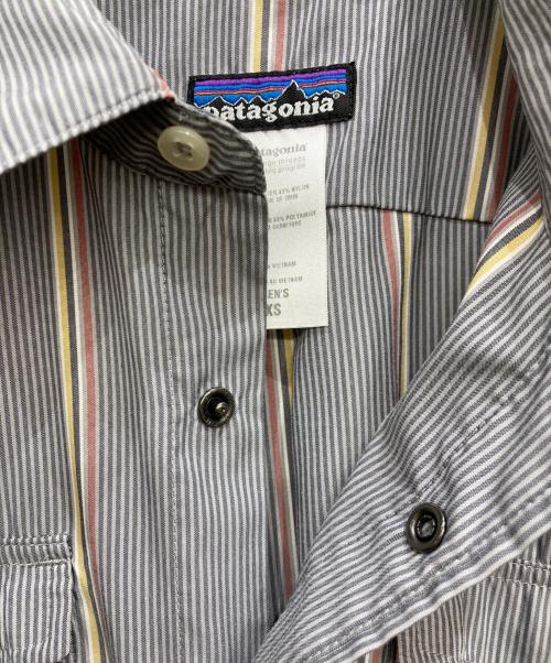 Patagonia（パタゴニア）Patagonia (パタゴニア) ストライプシャツ グレー サイズ:XSの古着・服飾アイテム