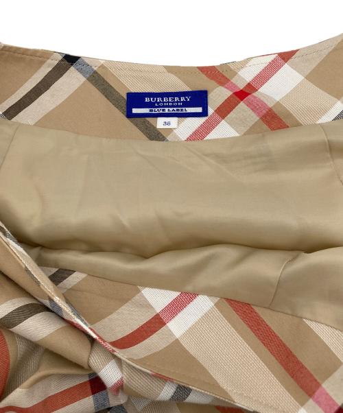 BURBERRY BLUE LABEL（バーバリー ブルー レーベル）BURBERRY BLUE LABEL (バーバリー ブルー レーベル) ノバチェックフレアスカート ベージュ サイズ:38の古着・服飾アイテム