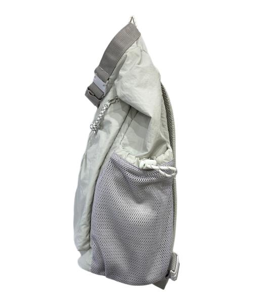 emmi（エミ）emmi (エミ) 撥水マルチパーパスバックパック アイボリーの古着・服飾アイテム