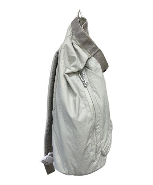 emmi（エミ）emmi (エミ) 撥水マルチパーパスバックパック アイボリーの古着・服飾アイテム