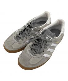adidas（アディダス）の古着「GAZELLE INDOOR」｜グレー