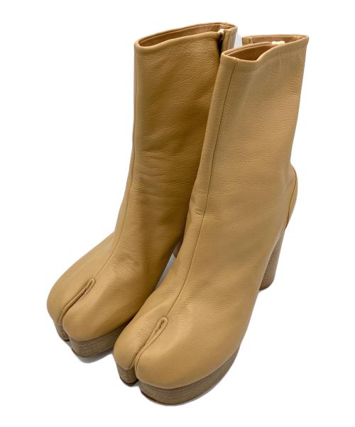 Maison Margiela（メゾンマルジェラ）Maison Margiela (メゾンマルジェラ) Tabi Platform Boots ベージュ サイズ:24.5cmの古着・服飾アイテム