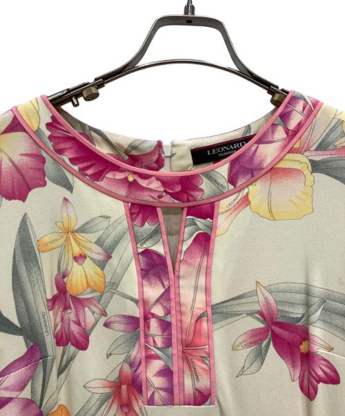 LEONARD FASHION（レオナールファッション）LEONARD FASHION (レオナールファッション) 花柄ワンピース アイボリー サイズ:Ⅼの古着・服飾アイテム