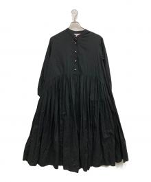 BEARDSLEY（ビアズリー）の古着「パールボタンギャザーワンピース」｜ブラック