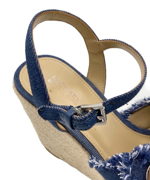 MICHAEL MICHAEL KORS（マイケル マイケルコース）MICHAEL MICHAEL KORS (マイケル マイケルコース) デニムウェッジソールサンダル インディゴ サイズ:23cmの古着・服飾アイテム