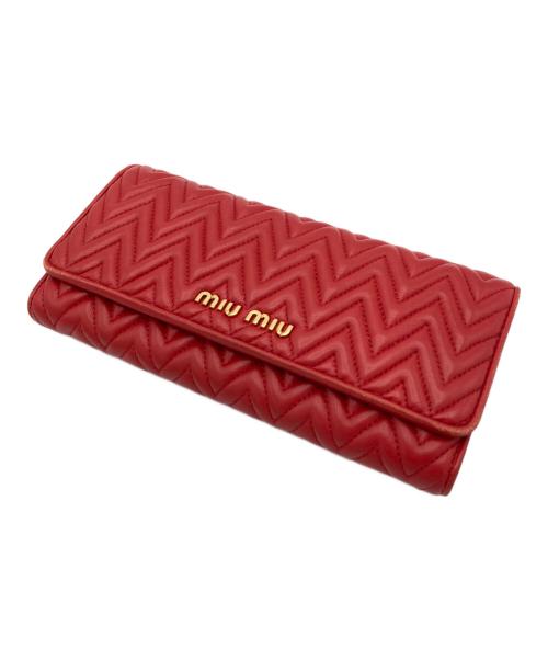 MIU MIU（ミュウミュウ）MIU MIU (ミュウミュウ) マテラッセ レザー長財布 レッドの古着・服飾アイテム