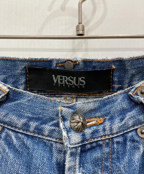 VERSUS VERSACE（ヴェルサス ヴェルサーチェ）VERSUS VERSACE (ヴェルサス ヴェルサーチェ) デニムパンツ ブルー サイズ:38の古着・服飾アイテム