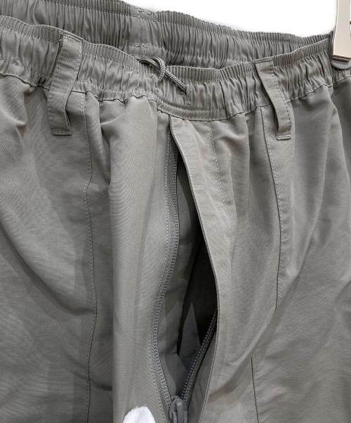 CMF OUTDOOR GARMENT（コンフィーアウトドアガーメント）CMF OUTDOOR GARMENT (コンフィーアウトドアガーメント) ナイロンパンツ グレー サイズ:Mの古着・服飾アイテム