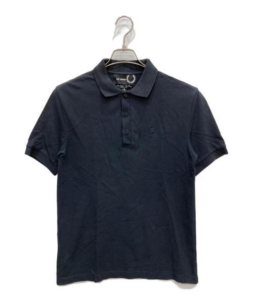 RAF SIMONS（ラフシモンズ）RAF SIMONS (ラフシモンズ) FRED PERRY (フレッドペリー) バックチャームポロシャツ ブラック サイズ:Sの古着・服飾アイテム