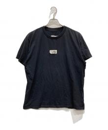 MM6 Maison Margiela（エムエムシックスメゾンマルジェラ）の古着「ナンバーロゴTシャツ」｜ブラック