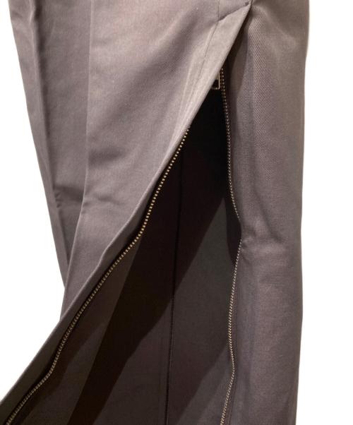 Omar Afridi（オマールアフリディ）Omar Afridi (オマールアフリディ) SIDE ZIPPED TROUSERS ブラウン サイズ:SIZE44の古着・服飾アイテム
