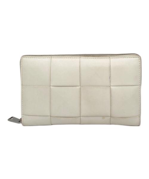 BOTTEGA VENETA（ボッテガベネタ）BOTTEGA VENETA (ボッテガベネタ) マキシイントレチャート ラウンドファスナー長財布 ホワイトの古着・服飾アイテム