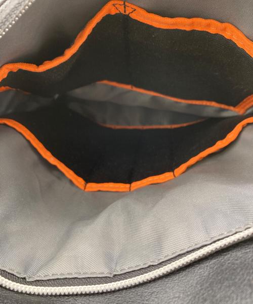 IS/IT（イズイット）IS/IT (イズイット) レザーリュック ブラックの古着・服飾アイテム