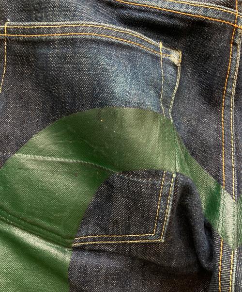 EVISU（エヴィス）EVISU (エヴィス) ビックカモメペイントデニムパンツ インディゴ サイズ:SIZE 32×32の古着・服飾アイテム