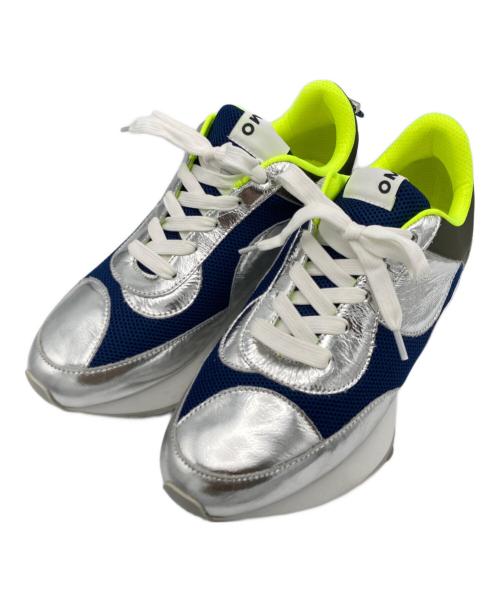 OMMO（オーエムエムオー）OMMO (オーエムエムオー) CIRCLE CUTTING METALLICSNEAKERS シルバー サイズ:24cmの古着・服飾アイテム
