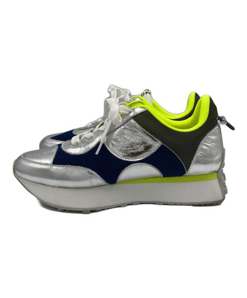OMMO（オーエムエムオー）OMMO (オーエムエムオー) CIRCLE CUTTING METALLICSNEAKERS シルバー サイズ:24cmの古着・服飾アイテム