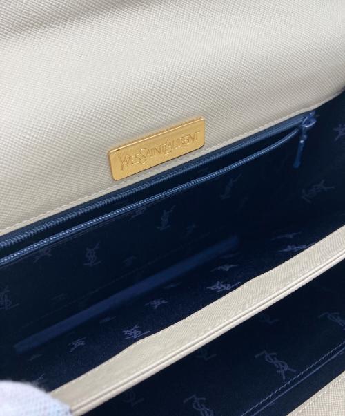 Yves Saint Laurent（イヴサンローラン）Yves Saint Laurent (イヴサンローラン) ハンドバッグ ホワイトの古着・服飾アイテム