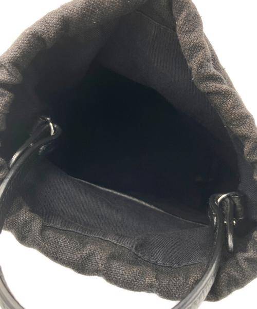 Maison Margiela（メゾンマルジェラ）Maison Margiela (メゾンマルジェラ) チェーンショルダーバケットバッグ ブラックの古着・服飾アイテム